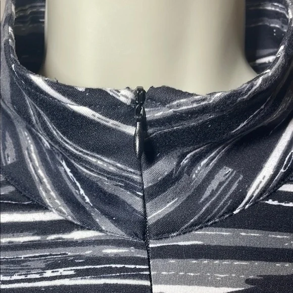 Soybu Black and White Patterned Long Sleeve Dress - Picture 6 of 10